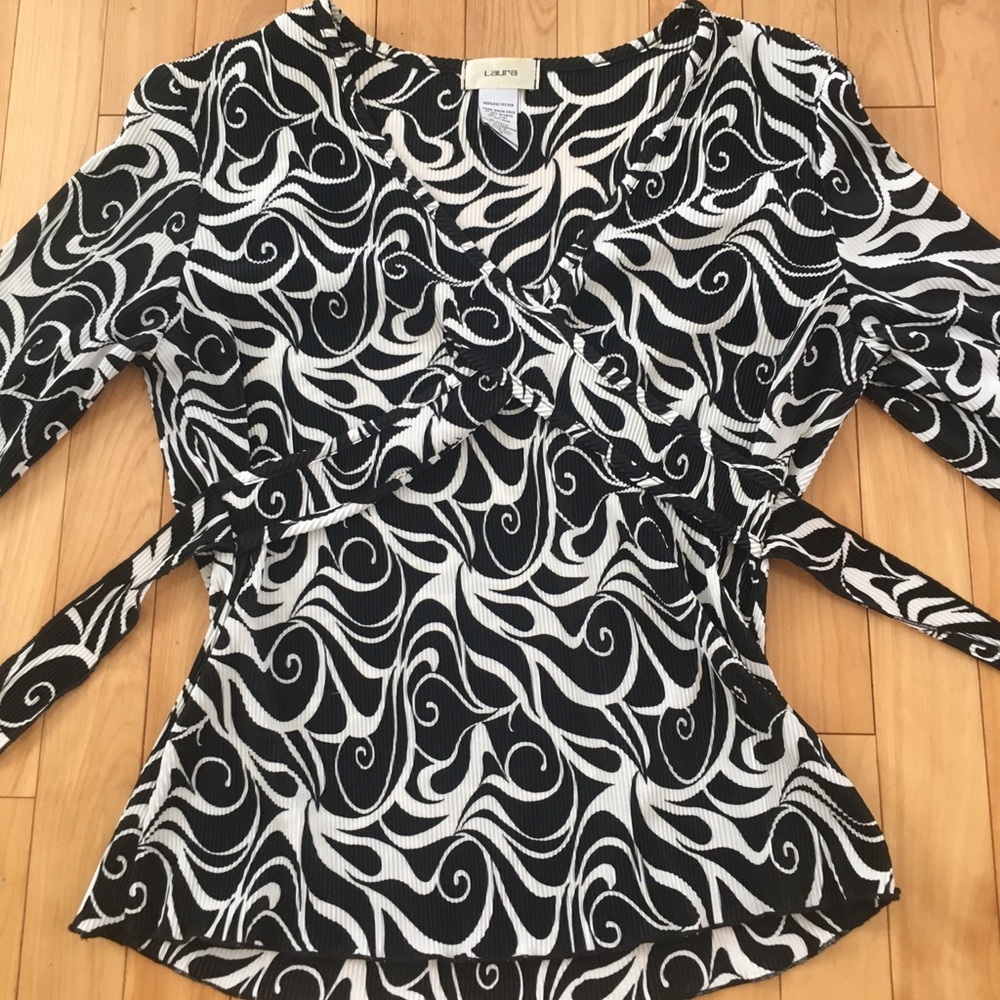 laura tie shirt!!